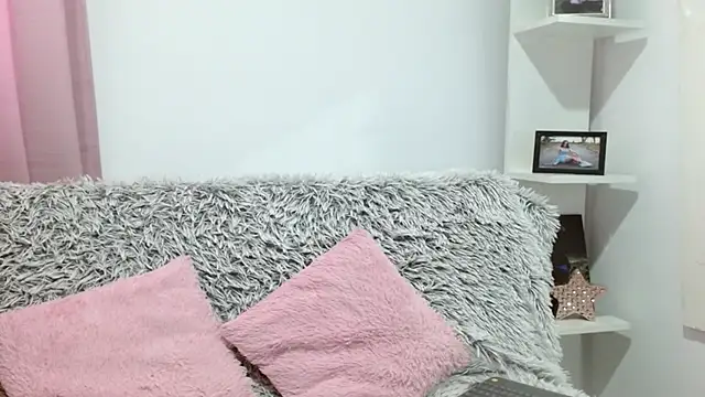 Snapshot of aliicee_m chatting on 12, 9, 2025 aliicee m online show from 12, 9, 2025