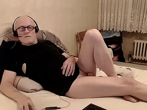 Snapshot of HornyRalfi55 chatting on 22, 12, 2024 HornyRalfi55 online show from 22, 12, 2024