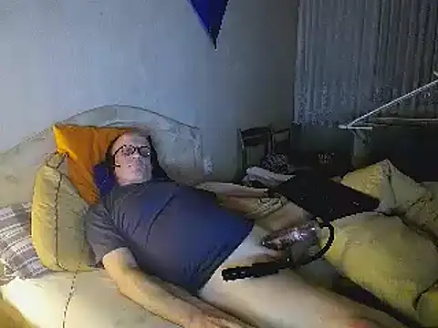 Snapshot of HornyRalfi55 chatting on 13, 3, 2025 HornyRalfi55 online show from 13, 3, 2025