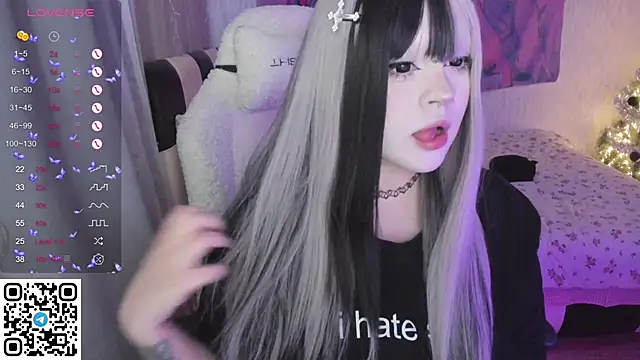 Snapshot of SelenaCute chatting on 15, 1, 2026 SelenaCute online show from 15, 1, 2026