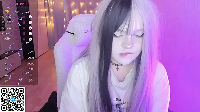 Snapshot of SelenaCute chatting on 10, 2, 2026 SelenaCute online show from 10, 2, 2026