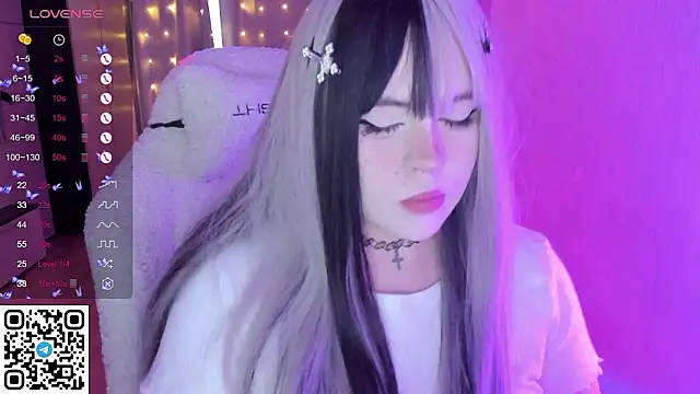 Snapshot of SelenaCute chatting on 10, 3, 2026 SelenaCute online show from 10, 3, 2026