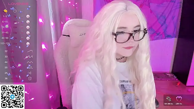 Snapshot of SelenaCute chatting on 25, 4, 2026 SelenaCute online show from 25, 4, 2026