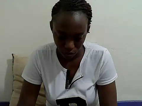 Snapshot of lizbela1 chatting on 27, 5, 2026 lizbela1 online show from 27, 5, 2026