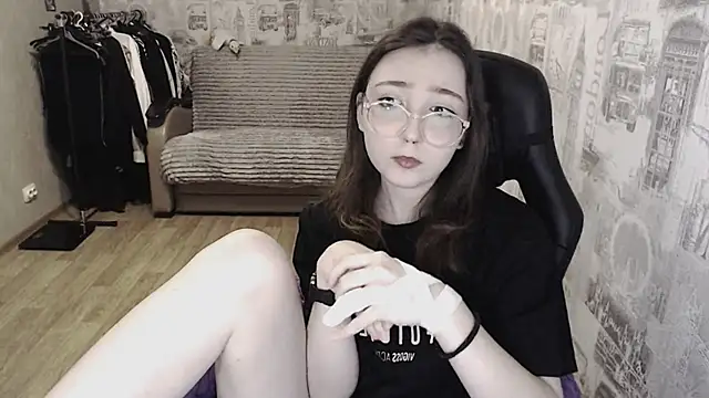 Snapshot of AmeliaKamishiro chatting on 11, 2, 2025 AmeliaKamishiro online show from 11, 2, 2025