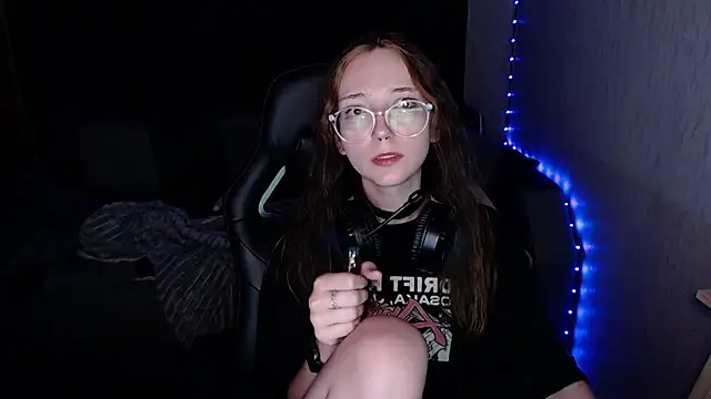 Snapshot of AmeliaKamishiro chatting on 9, 10, 2025 AmeliaKamishiro online show from 9, 10, 2025