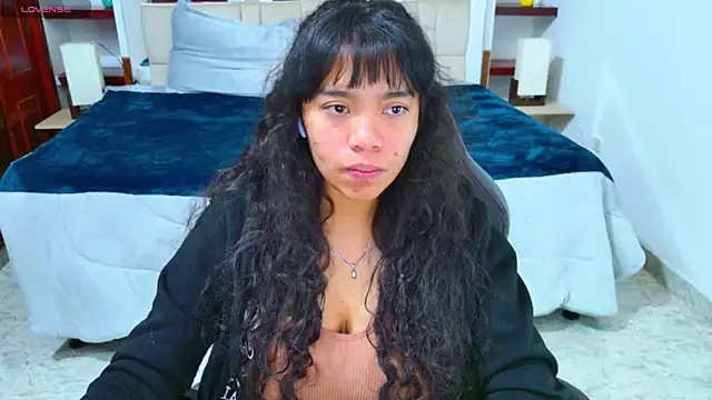 laureentt  online show from 31, 10, 2025