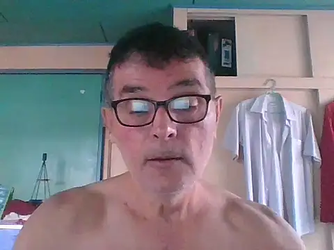 Snapshot of kavir-sebastien chatting on 21, 10, 2025 kavir-sebastien online show from 21, 10, 2025