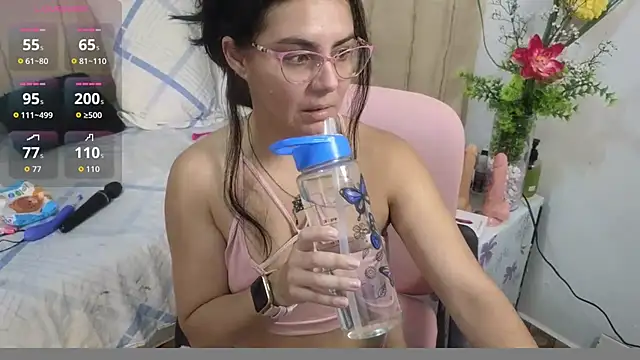 Snapshot of lovely_trix chatting on 14, 4, 2026 lovely trix online show from 14, 4, 2026