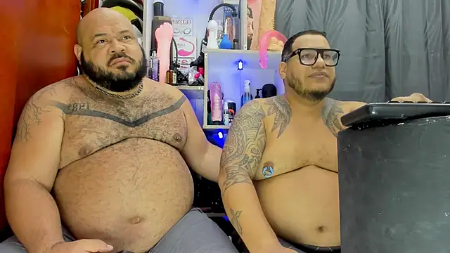 Latino bigcock online show from 2, 2, 2025