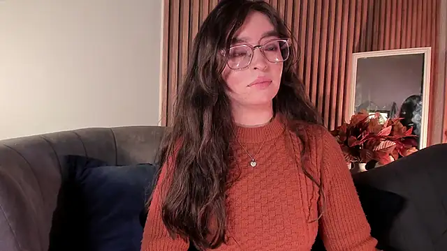 Snapshot of Eva_Macalliter chatting on 5, 4, 2026 Eva Macalliter online show from 5, 4, 2026