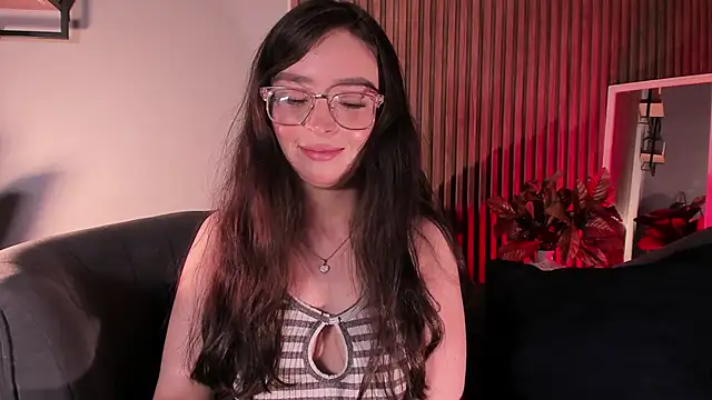 Snapshot of Eva_Macalliter chatting on 9, 4, 2026 Eva Macalliter online show from 9, 4, 2026