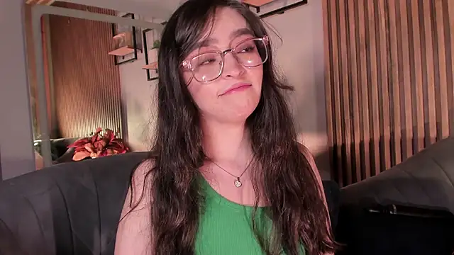 Snapshot of Eva_Macalliter chatting on 23, 4, 2026 Eva Macalliter online show from 23, 4, 2026