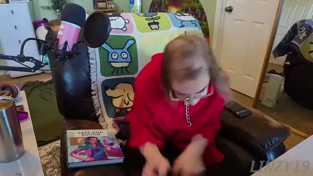 Snapshot of Linzy_19 chatting on 10, 3, 2025 Linzy 19 online show from 10, 3, 2025