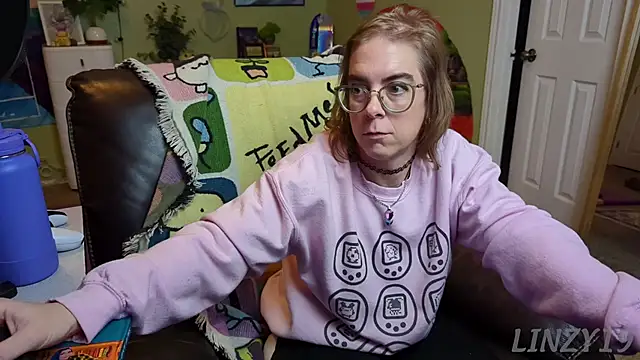 Snapshot of Linzy_19 chatting on 13, 3, 2025 Linzy 19 online show from 13, 3, 2025