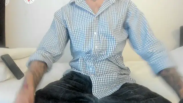 Snapshot of RoosterWabbit chatting on 5, 11, 2025 RoosterWabbit online show from 5, 11, 2025