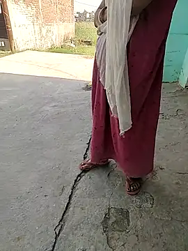 COUPLLE VILLAGE online show from 11, 4, 2026