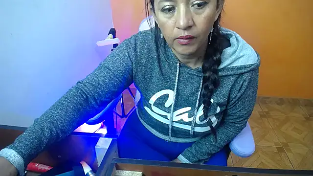 daleska ayala 1 online show from 27, 1, 2025
