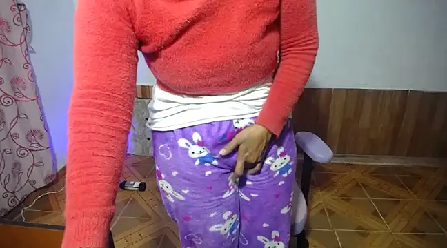 daleska ayala 1 online show from 4, 3, 2025