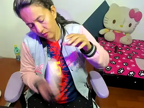 daleska ayala 1 online show from 6, 11, 2025