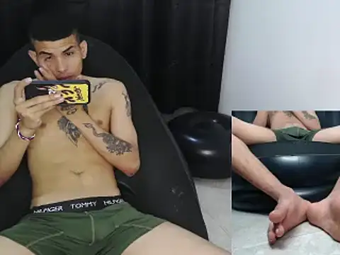 Snapshot of hot_king20 chatting on 19, 2, 2025 hot king20 online show from 19, 2, 2025