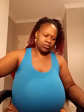 Snapshot of bustylisa1983 chatting on 24, 4, 2026 bustylisa1983 online show from 24, 4, 2026