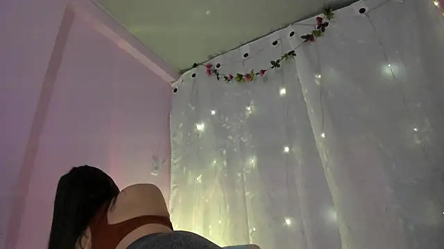 Samanta roberts1 online show from 17, 1, 2025