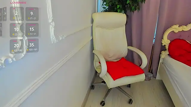 Snapshot of Lily_Marlin chatting on 29, 3, 2026 Lily Marlin online show from 29, 3, 2026