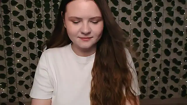 IxxiLiana online show from 1, 2, 2025