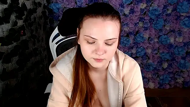 IxxiLiana online show from 9, 10, 2025