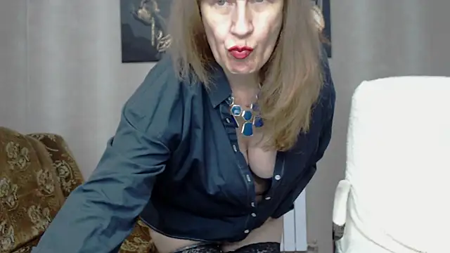 Snapshot of koroleva70 chatting on 4, 12, 2024 koroleva70 online show from 4, 12, 2024