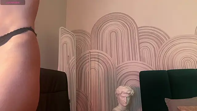 viviann evans online show from 17, 4, 2026