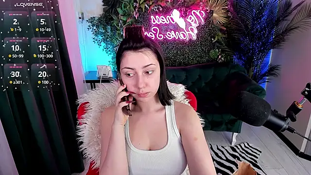 Snapshot of PennyMay chatting on 21, 3, 2025 PennyMay online show from 21, 3, 2025