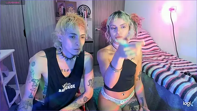 Snapshot of badeyes_crazygoat chatting on 8, 4, 2026 badeyes crazygoat online show from 8, 4, 2026