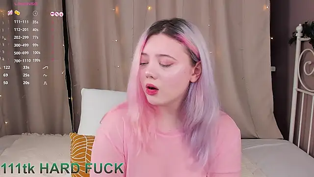 Snapshot of __KawaiiYuki__ chatting on 3, 1, 2025   KawaiiYuki   online show from 3, 1, 2025