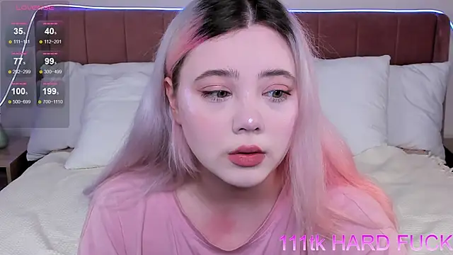 Snapshot of __KawaiiYuki__ chatting on 10, 1, 2025   KawaiiYuki   online show from 10, 1, 2025