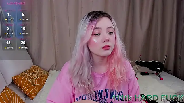 Snapshot of __KawaiiYuki__ chatting on 23, 1, 2025   KawaiiYuki   online show from 23, 1, 2025