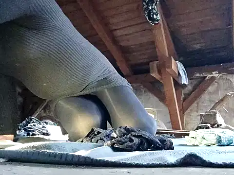 Snapshot of mikostriper chatting on 22, 4, 2026 mikostriper online show from 22, 4, 2026