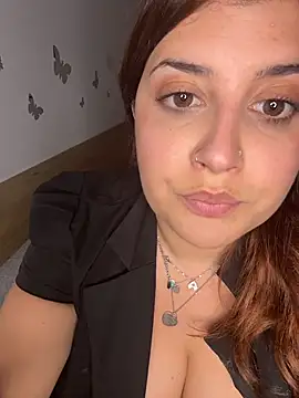 Snapshot of Novababy18 chatting on 16, 4, 2026 Novababy18 online show from 16, 4, 2026