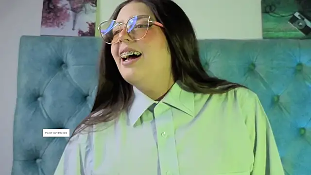 Paola Lyon  online show from 26, 9, 2025