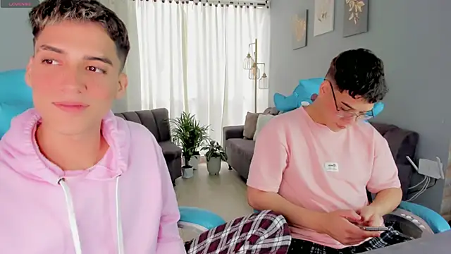 Snapshot of jake_and_joaquin chatting on 17, 3, 2025 jake and joaquin online show from 17, 3, 2025