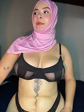 Snapshot of aneesa_darzi chatting on 14, 4, 2026 aneesa darzi online show from 14, 4, 2026