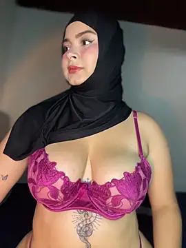 Snapshot of aneesa_darzi chatting on 22, 4, 2026 aneesa darzi online show from 22, 4, 2026