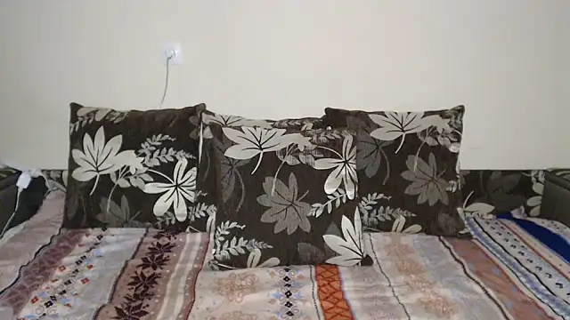 Nika Shiny online show from 16, 2, 2025