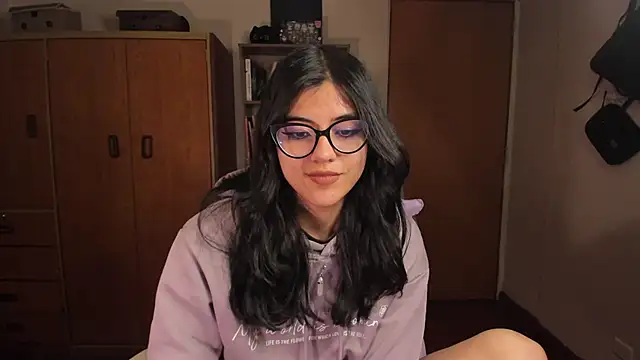 Snapshot of valerie__skyy chatting on 3, 1, 2025 valerie skyy online show from 3, 1, 2025