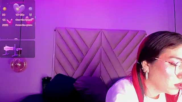 EmmaSwift  online show from 24, 11, 2025