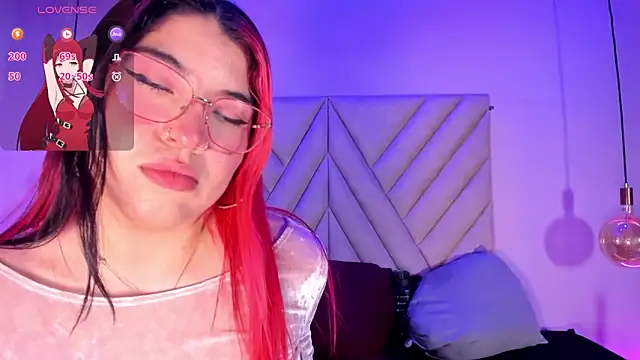 Snapshot of EmmaSwift_ chatting on 29, 4, 2026 EmmaSwift online show from 29, 4, 2026