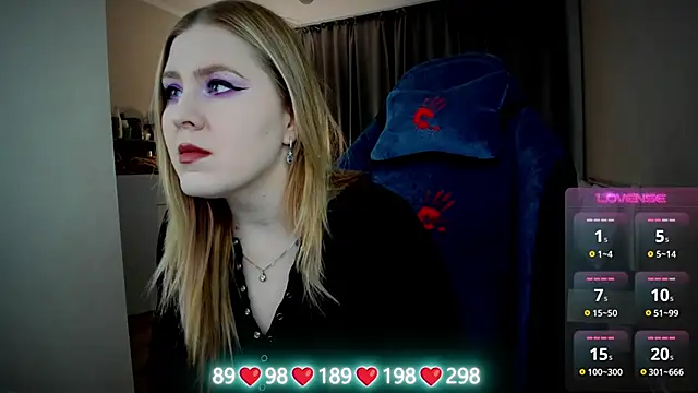 Snapshot of Olivia_Munk chatting on 28, 10, 2025 Olivia Munk online show from 28, 10, 2025