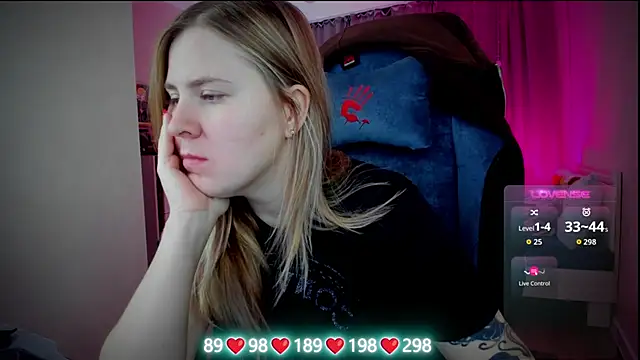 Snapshot of Olivia_Munk chatting on 7, 11, 2025 Olivia Munk online show from 7, 11, 2025