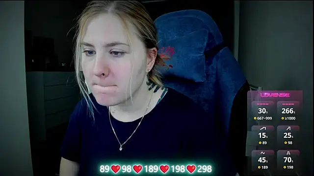 Snapshot of Olivia_Munk chatting on 9, 11, 2025 Olivia Munk online show from 9, 11, 2025